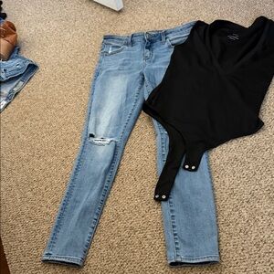 Black Bodysuit and Light Blue Jeans American eagle size 10